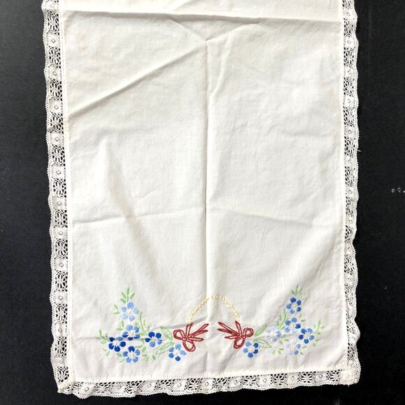 Vintage Small Table Runner with Bows and Flowers, Lace Edges 34” x 14” size - Picture 4 of 7